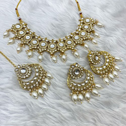 Sara White  Kundan Necklace Set - Gold 