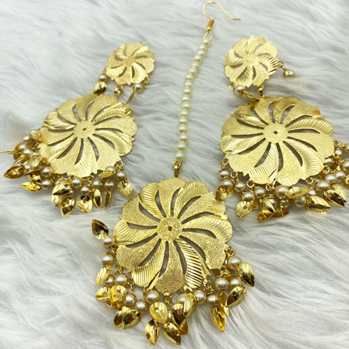 Bindya Gold Earring Tikka Set - Gold