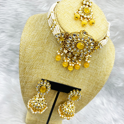 Ria Yellow Kundan Choker Necklace Set - Gold