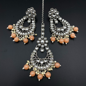 Riku Peach Kundan Necklace Set - Silver