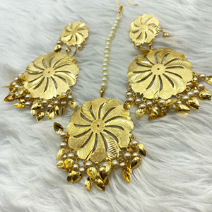 Bindya Gold Earring Tikka Set - Gold