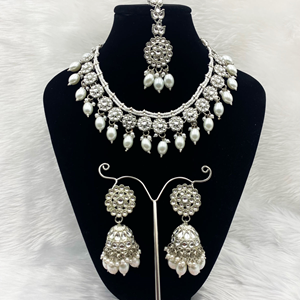 Arki White Kundan Necklace Set - Silver