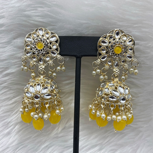 Llisa Yellow Earring Tikka Set - Light Gold