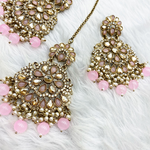 Saar Baby Pink Earring Tikka Set - Antique Gold