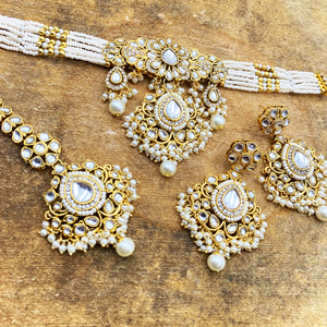 Dana Kundan Choker Set - Gold